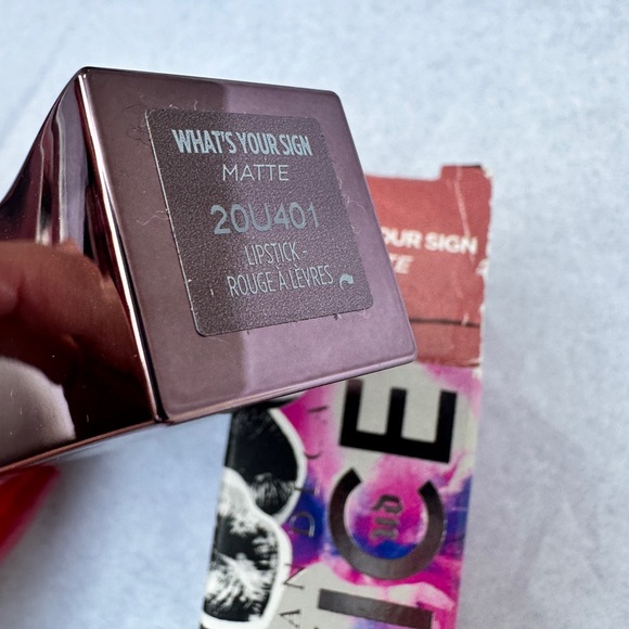 URBAN DECAY Vice shade: what’s your sign  ( Hydrating Lipstick) - Picture 9 of 16